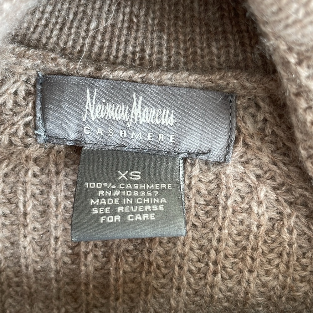 Neiman Marcus Signature Cashmere Long CowlNeck Oversized Taupe Sweater XS - Picture 6 of 7